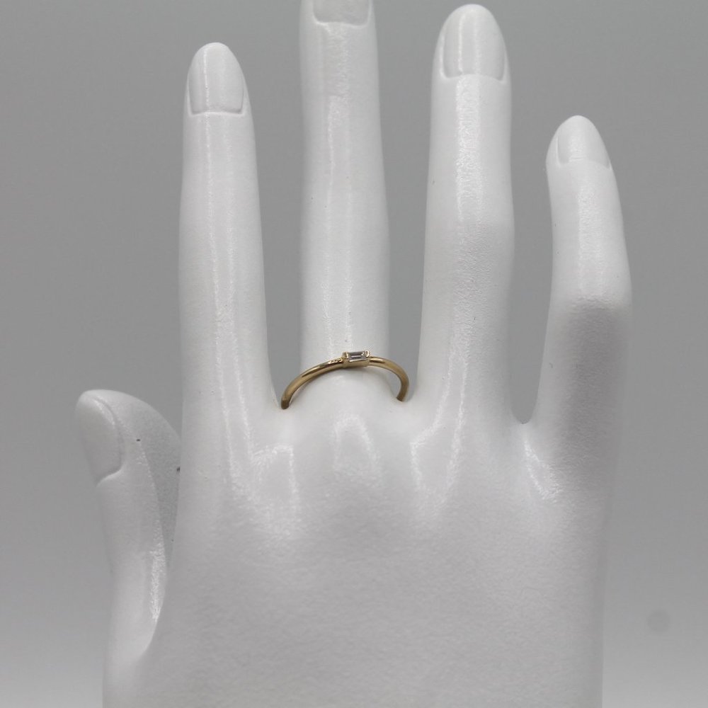 Thin 14kt yellow gold ring band sz 6.5 moissanite - Picture 4 of 7